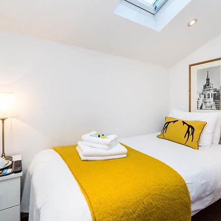 Riverbank Stay London Luaran gambar