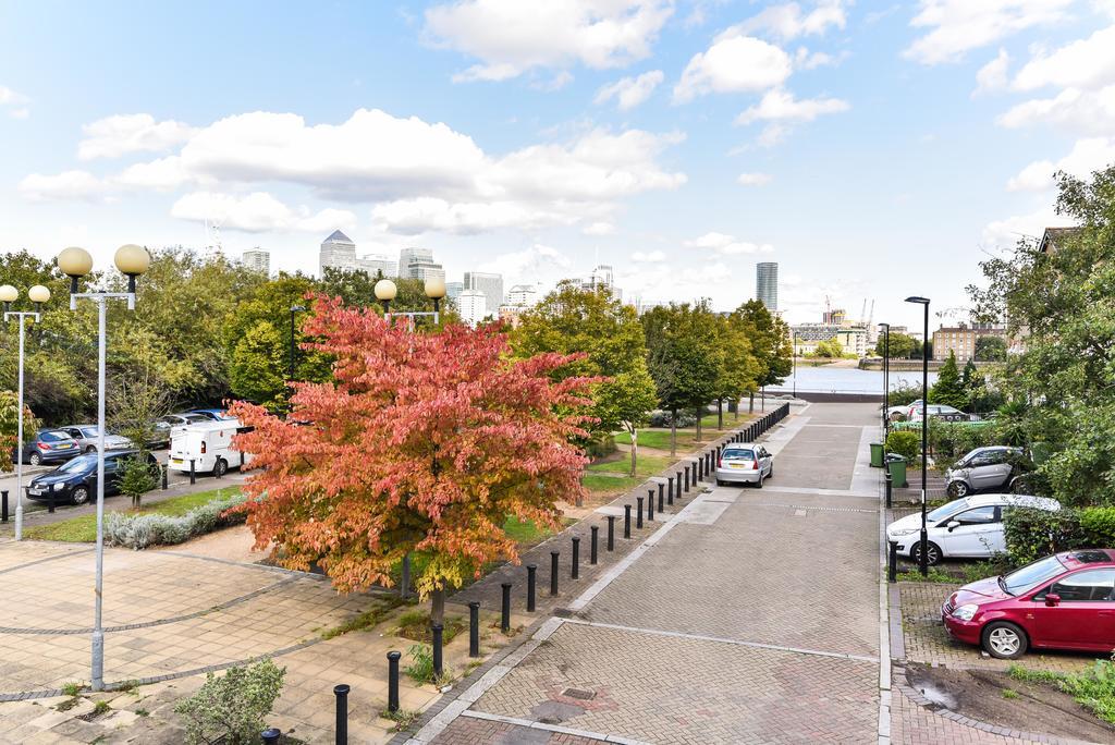 Riverbank Stay London Luaran gambar