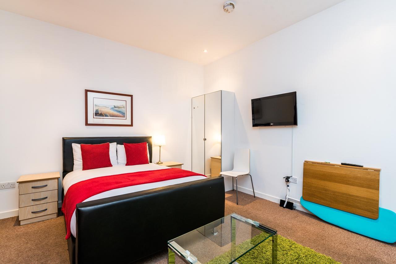 Riverbank Stay London Luaran gambar
