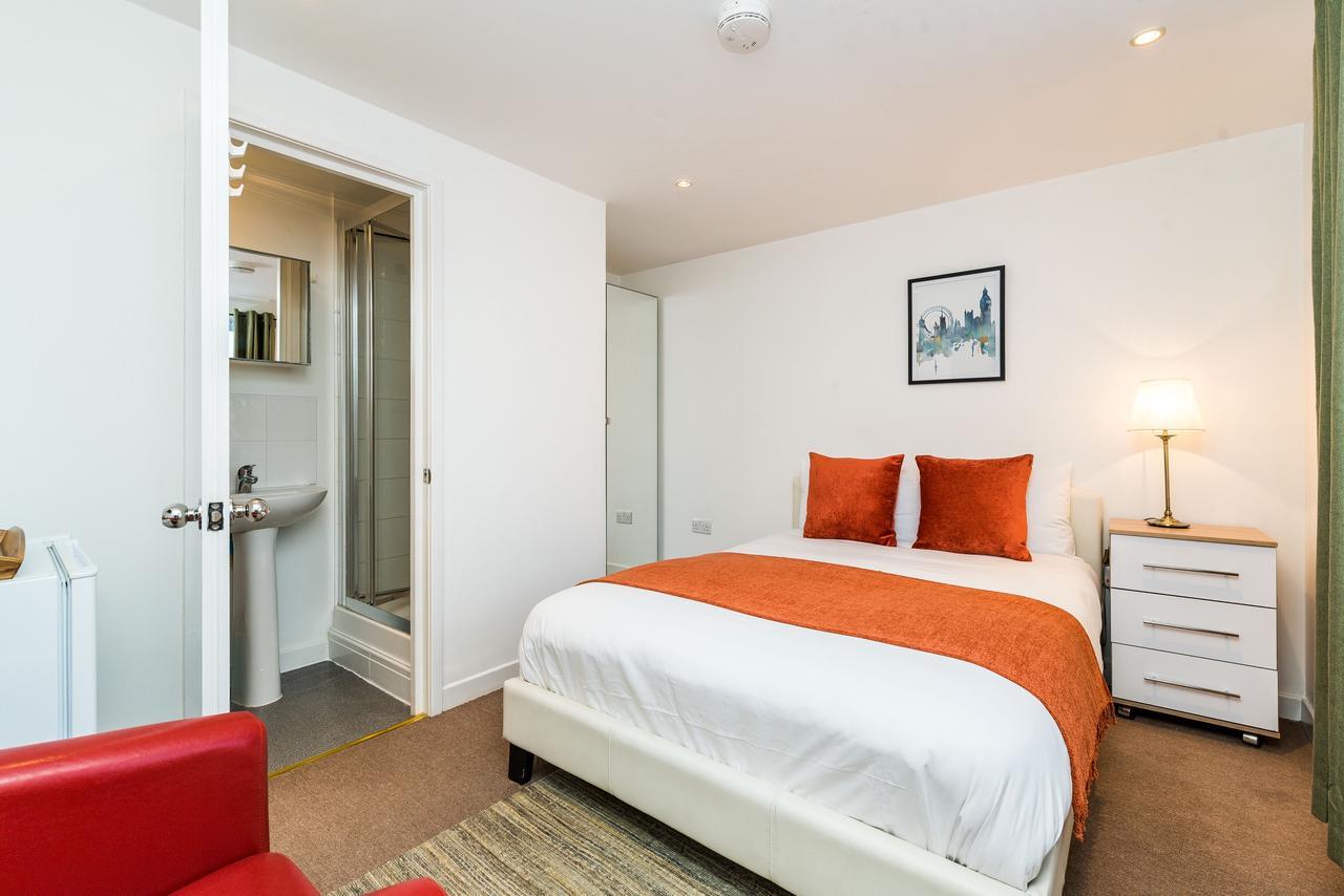 Riverbank Stay London Luaran gambar